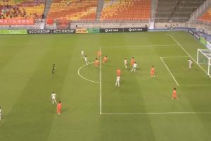 第14分钟，姚伟世界波破门，中国女足1-0领先韩国女足