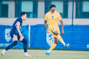 热身赛｜韦斯利传射，深圳新鹏城战胜武汉三镇