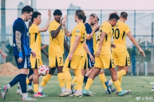 热身赛-新帅穆尼奥斯现身，深圳新鹏城4-0大胜武汉三镇