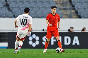 记者：高准翼身体不适未到场训练，蒋圣龙回归有望首发出战