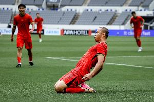 媒体人：国足踢强队和弱队都没有章法，中国香港队整体套路更清晰