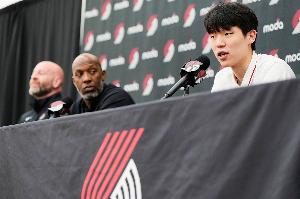 苏群：比卢普斯夸杨瀚森打得很好 很多东西可以教但传球教不了