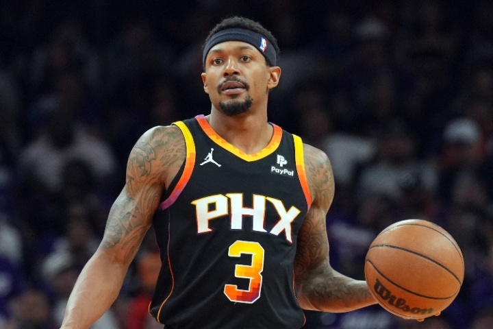 搞快点~记者：太阳&比尔继续谈买断 球员想留西海岸 船湖勇是热门