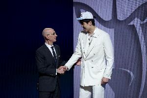 萧华谈开拓者出售：希望能留在波特兰 但他们可能需要个新球馆