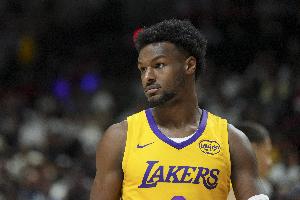 夏联得分新高！布朗尼13中8拿下18分3板5助&8失误 上半场0分