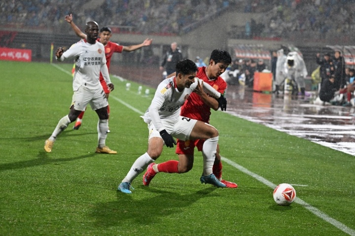 39868人观赛！朱艺：辽宁铁人创下中甲联赛本赛季最高观赛纪录