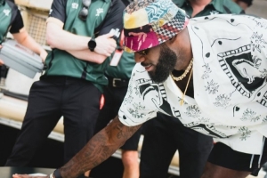 速度与激情詹姆斯转发回顾E1摩纳哥大奖赛 造访旗下赛艇队