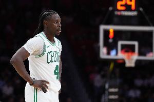 美记：霍勒迪是湖人潜在引援对象 他的年龄、健康&长期合同是问题