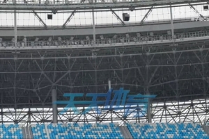 明日雨战？记者：国安踩场之前，成都下起了大雨