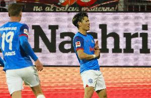 官方：门兴签下25岁日本前锋町野修斗，签约至2029年