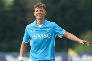 62场0球！那不勒斯官方：林德斯特伦租借+选择买断转会沃尔夫斯堡