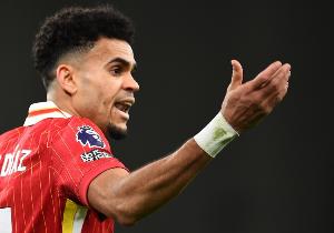 迪亚斯缺席利物浦vs米兰，罗马诺：拜仁继续与利物浦商谈他的转会