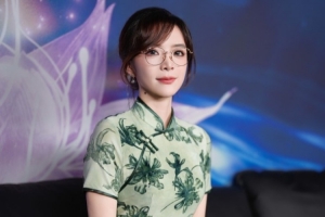 余霜晒照：一袭青衣染就一树风华 好久不见啊各位！晚安哦～