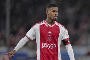 记者：切尔西愿为哈托支付4100万欧转会费，但阿贾克斯想要更多