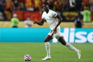 电讯报：蓝军买萨尔再出租原因有二：让球员踢世俱杯&控制价格