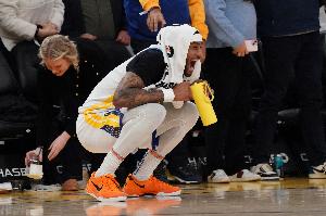 Spears：我碰到了自由球员小佩顿 他说他在等库明加事情解决