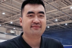 张兆旭：杨瀚森的天赋我感觉是天生的 可以适当提高对他的希望