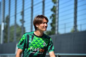 德天空：板仓滉与阿贾克斯谈妥4+1合同，年薪200万-300万欧