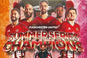 今日趣图：曼联赛季没开始已拿下两冠塞斯科知道怎么选了吧