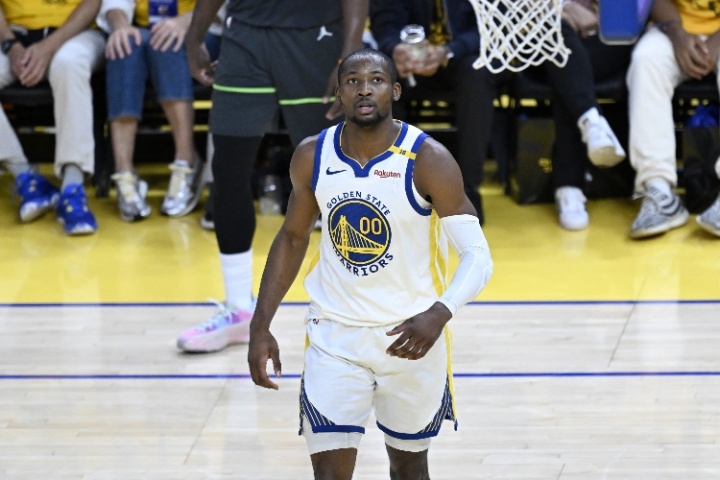 勇士队记：库明加今夏不会被交易 他会回到勇士新赛季阵容中