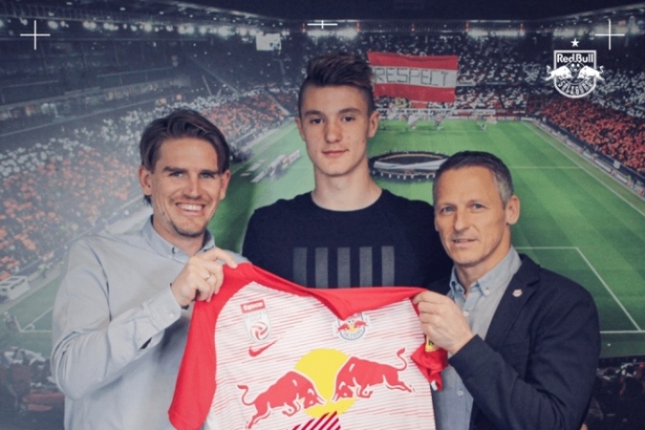 红牛出品！塞斯科16岁离开家乡在萨堡打拼，23年2400万加盟莱比锡