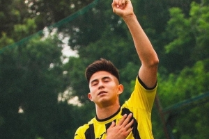 16岁萨特帕耶夫欧冠资格赛5场3球1助，已被切尔西签下