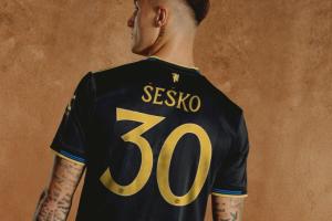 8500万欧神锋！官方：塞斯科身披曼联30号征战新赛季