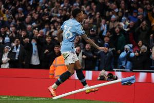 记者：曼城对萨维尼奥要价最低8000万欧，他们的态度很坚决