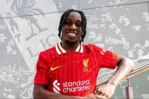 耿直boy！弗林蓬：那球本来是传中；上赛季和维尔茨聊过一起转会