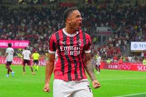 意天空：除了利兹联以外，穆里尼奥执教的费内巴切也有意奥卡福