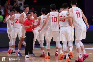 媒体人：但随着男篮球员们面貌一新 相信赞助商们未来会回来的