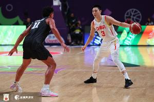 从0分到13分！马健：今天的胡明轩值得所有的球迷点赞