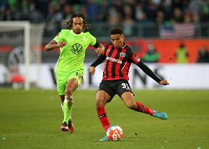 德天空：药厂边锋阿德利转会伯恩茅斯谈判完成，转会费3000万欧