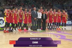 赵继伟祝贺中国男篮：胜利者！满分