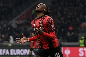 不容易！效力米兰第7年，莱奥首次在赛季首场正式比赛中进球