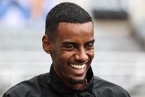 瑞典主帅：伊萨克是非常敬业的球员，眼下情况很复杂不能妄下结论