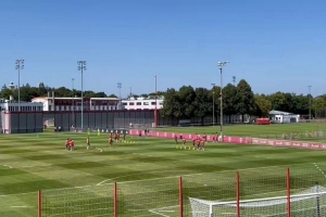 朝着复出迈进！记者：帕夫洛维奇参加拜仁今日热身