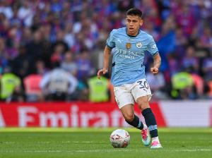 TA：多特希望租借+买断埃切维里，曼城不想加任何买断条款