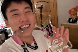 爱笑男孩的充实暑假！王俊杰发博晒多张亚洲杯照片：Best❤️