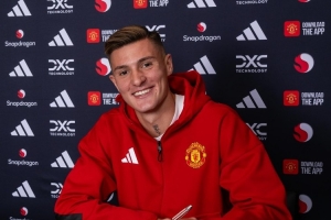 卡拉格：舍什科比霍伊伦更出色，但曼联的压力很多年轻人都遭不住