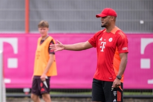 孔帕尼：我们有三件事可以做得更好，但我会把这些留在更衣室