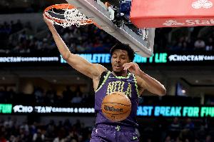 名记：勇士得到墨菲的可能性几乎为0 鹈鹕要价多个首轮+青年才俊