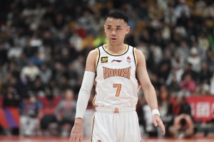 原帅：职业球员必须维持较低的体脂 不会有人盯着你 只能靠自律