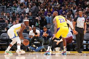 湖人自媒体：湖人无意用詹姆斯交易勇士的巴特勒或库明加