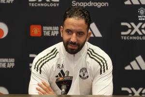 和拉爵聊了啥？阿莫林调侃：他要给我新合同；没有，只是常规会议