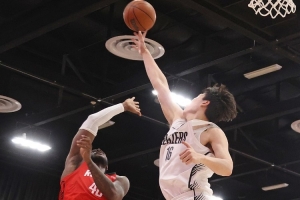 队记：杨瀚森下季最好的情况是进稳定轮换 最坏的情况是不适应NBA