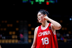 效率很高但机会不多！汤雅童全场5中4得8分3板