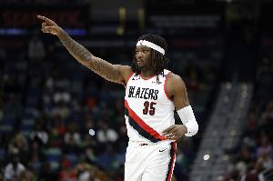 开拓者GM：罗威3月手术后至今未获完全出场许可 不过很接近复出了