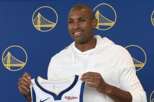 霍福德：此前和勇士球员只是对手&没啥私交 这一切都是全新的