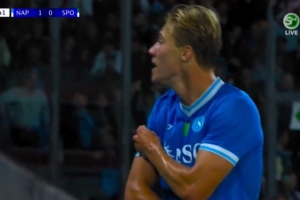 霍伊伦：我触摸那不勒斯臂章庆祝，因为我很高兴在这踢球和踢欧冠